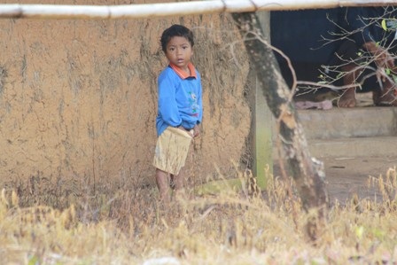 Xót lòng trẻ vùng biên - 9