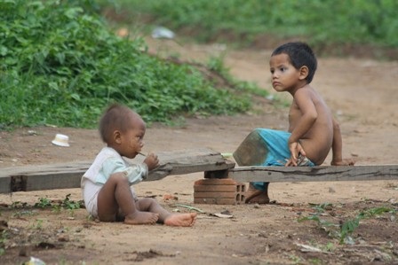 Xót lòng trẻ vùng biên - 1