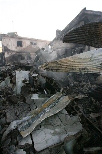 Đảo Hàn Quốc tan hoang sau vụ đấu pháo - 11