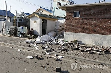 Đảo Hàn Quốc tan hoang sau vụ đấu pháo - 4