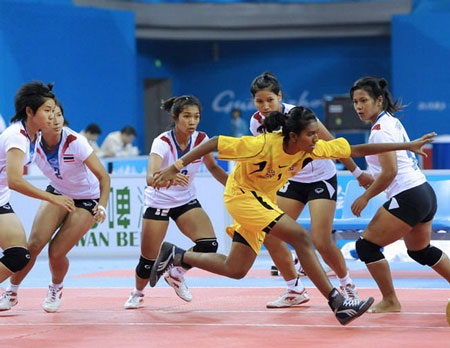 Những màn “chim ưng bắt gà” tại ASIAD 16 - 2