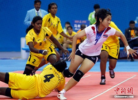 Những màn “chim ưng bắt gà” tại ASIAD 16 - 9