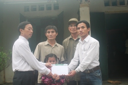 Cháu bé 6 tuổi nhiễm HIV đã được đi học - 1