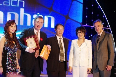 Tôn vinh đêm phong cách doanh nhân - 10 Tôn vinh đêm phong cách doanh nhân - 10