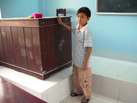 Khát vọng học tập của chàng sinh viên cao 1m, nặng 18 kg - 2