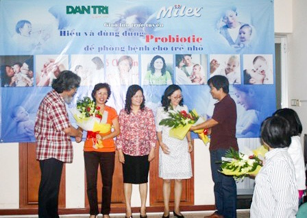Giao lưu trực tuyến: Hiểu và dùng đúng Probiotic để phòng bệnh cho trẻ nhỏ - 1 Giao lưu trực tuyến: Hiểu và dùng đúng Probiotic để phòng bệnh cho trẻ nhỏ - 1