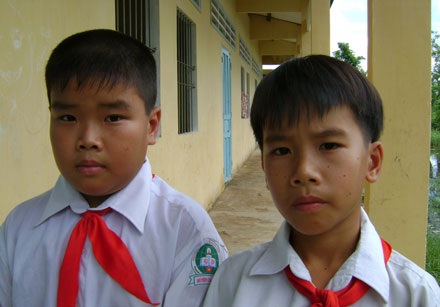 Thầy giáo sai học sinh... cầm roi đánh bạn - 4 Thầy giáo sai học sinh... cầm roi đánh bạn - 4