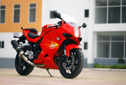 Môtô Sport 650cc đầu tiên lắp tại Việt Nam - 1 Môtô Sport 650cc đầu tiên lắp tại Việt Nam - 1
