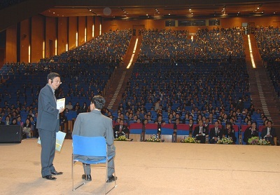 Nhiều triệu phú USD chuẩn bị đến Việt Nam  - 3