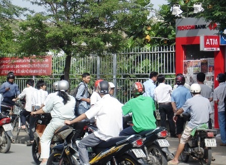 Thêm một cây ATM bị “khoét” gần 1,3 tỷ đồng - 4