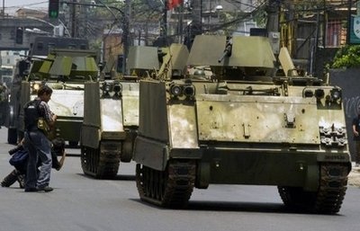 Brazil triển khai xe bọc thép truy quét tội phạm - 1 Brazil triển khai xe bọc thép truy quét tội phạm - 1