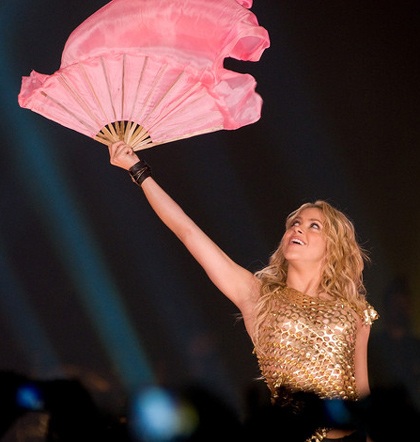 Shakira múa quạt tại Barcelona - 6