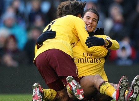 Arsenal đại thắng Aston Villa tại Villa Park - 1 Arsenal đại thắng Aston Villa tại Villa Park - 1