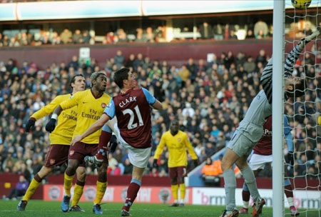 Arsenal đại thắng Aston Villa tại Villa Park - 3 Arsenal đại thắng Aston Villa tại Villa Park - 3