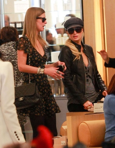 Chị em Paris Hilton mua sắm “điên cuồng” - 14 Chị em Paris Hilton mua sắm “điên cuồng” - 14