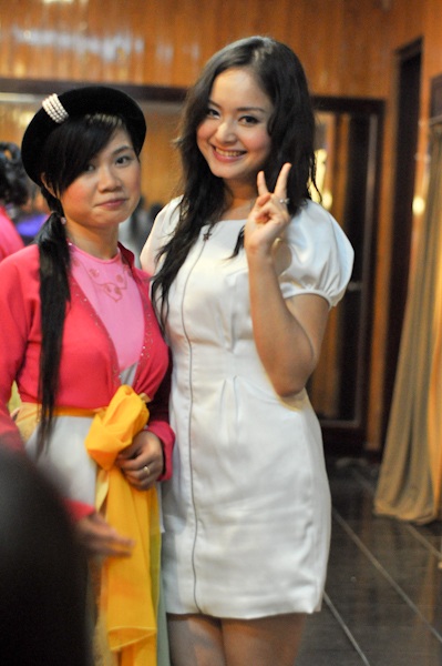 Lan Phương "xì tin" trong hậu trường - 5