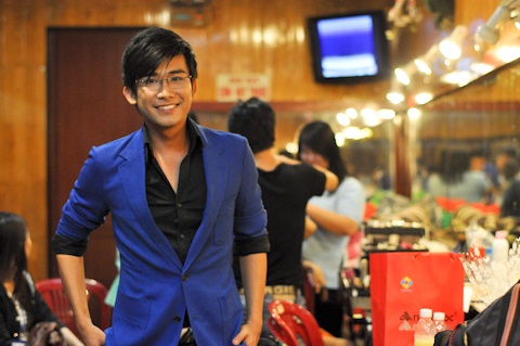 Lan Phương "xì tin" trong hậu trường - 12