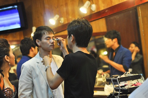 Lan Phương "xì tin" trong hậu trường - 7