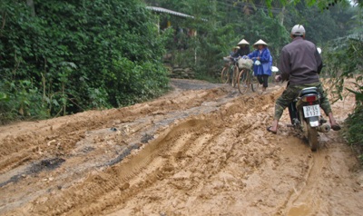 “Con đường đau khổ ” ở Nghệ An - 1