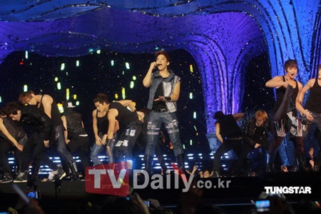 Những màn diễn sôi động tại MAMA 2010 - 1 Những màn diễn sôi động tại MAMA 2010 - 1