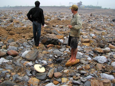 Hãi hùng cảnh mót sắt dưới chân đập Hố Hô - 5