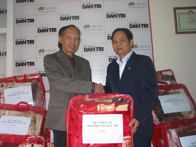 Sưởi ấm tới người đàn ông “2 vợ và 20 đứa con” - 2 Sưởi ấm tới người đàn ông “2 vợ và 20 đứa con” - 2