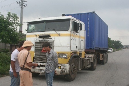 Doanh nghiệp vận tải phản ứng những “chế tài” phi thực tế - 1 Doanh nghiệp vận tải phản ứng những “chế tài” phi thực tế - 1