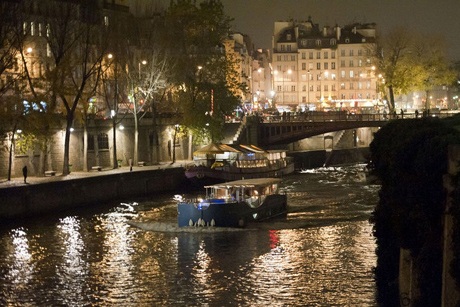 Brangelina mừng sinh nhật Pax Thiên trên tàu ở Paris - 23 Brangelina mừng sinh nhật Pax Thiên trên tàu ở Paris - 23
