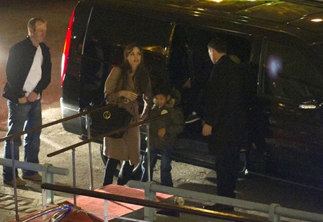 Brangelina mừng sinh nhật Pax Thiên trên tàu ở Paris - 5 Brangelina mừng sinh nhật Pax Thiên trên tàu ở Paris - 5