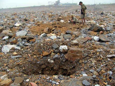 Hãi hùng cảnh mót sắt dưới chân đập Hố Hô - 7