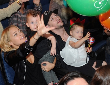 Nicole Richie - Joel Madden: “Mua vui” cho con - 2 Nicole Richie - Joel Madden: “Mua vui” cho con - 2