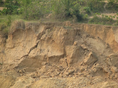 Sạt lở hai bờ sông Lam: Thực trạng và giải pháp - 5