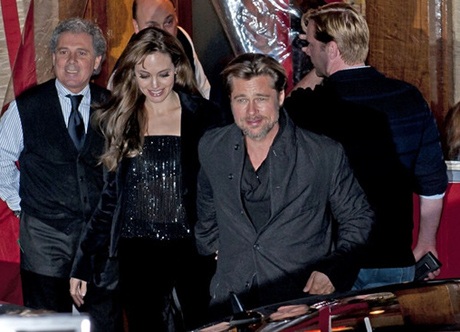 Brad Pitt - Angeliana Jolie: Tình tứ tại Pháp - 18 Brad Pitt - Angeliana Jolie: Tình tứ tại Pháp - 18