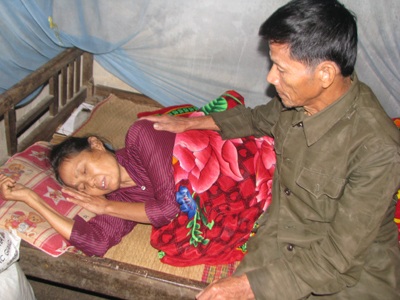 Những con tim kêu cứu từ căn nhà tàn - 1