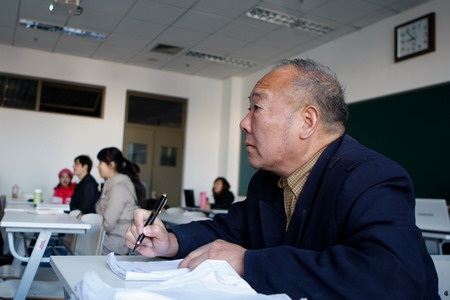 Trung Quốc: Gần 70 tuổi vẫn miệt mài học ĐH - 1 Trung Quốc: Gần 70 tuổi vẫn miệt mài học ĐH - 1