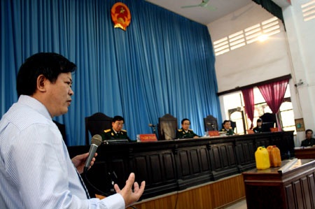 Cô giáo thiêu sống cả nhà anh chồng ân hận vì... lấy nhầm chồng - 2 Cô giáo thiêu sống cả nhà anh chồng ân hận vì... lấy nhầm chồng - 2