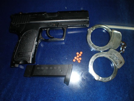 Bắt nhóm học sinh cho vay lấy lãi, dùng “hàng nóng” để đòi nợ - 2 Bắt nhóm học sinh cho vay lấy lãi, dùng “hàng nóng” để đòi nợ - 2