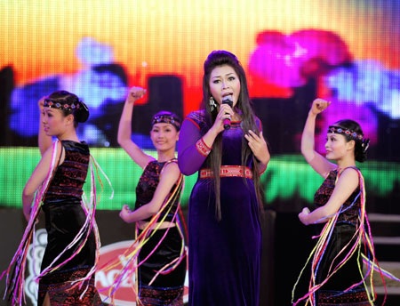 H’Zina Bya đăng quang Ngôi sao tiếng hát truyền hình - 12 H’Zina Bya đăng quang Ngôi sao tiếng hát truyền hình - 12