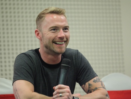 Phóng viên Việt Nam hỏi Ronan Keating bí quyết giữ… “nhan sắc” - 1 Phóng viên Việt Nam hỏi Ronan Keating bí quyết giữ… “nhan sắc” - 1