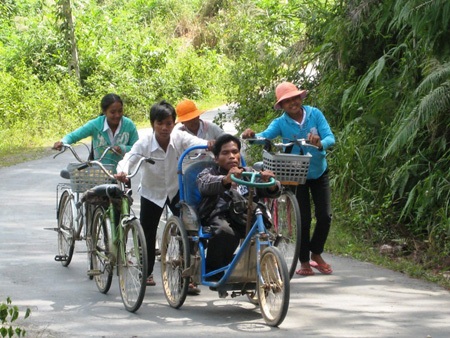 Hùng “xe lắc” quyết không bỏ học - 1