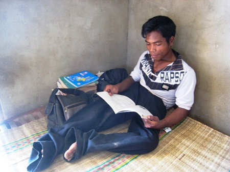 Hùng “xe lắc” quyết không bỏ học - 5