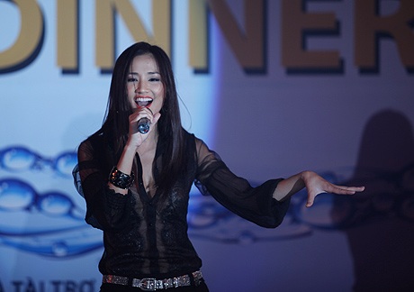 Xem những màn trình diễn đẹp mắt trong Gala dinner - 1 Xem những màn trình diễn đẹp mắt trong Gala dinner - 1