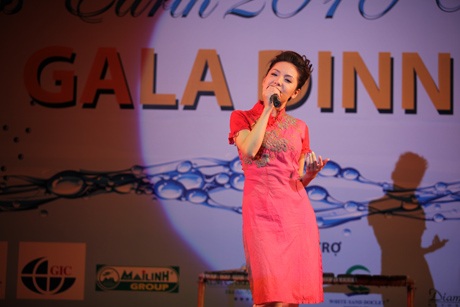 Xem những màn trình diễn đẹp mắt trong Gala dinner - 7 Xem những màn trình diễn đẹp mắt trong Gala dinner - 7