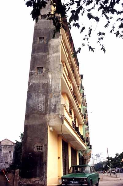 Hà Nội “tuyên chiến” với nhà siêu mỏng, siêu méo - 1