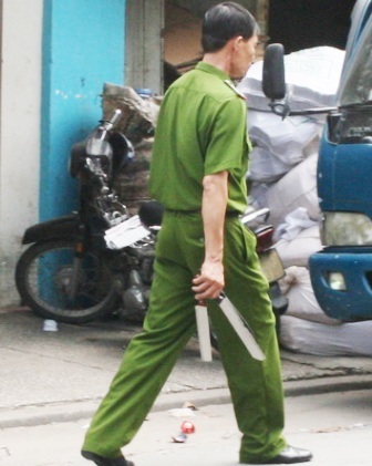 Hỗn chiến trong trường, 3 nam sinh bị chém trọng thương - 2