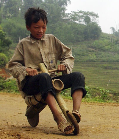 Thú vui ... thót tim của những đứa trẻ vùng cao - 5