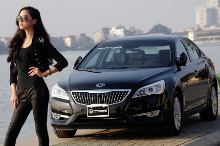 Kia K7 sóng đôi siêu mẫu châu Á  - 15