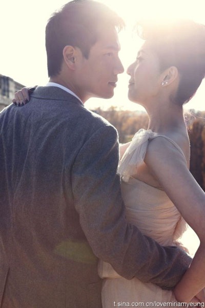 Dương Thiên Hoa “chơi trội” với thiệp cưới 3D - 3 Dương Thiên Hoa “chơi trội” với thiệp cưới 3D - 3