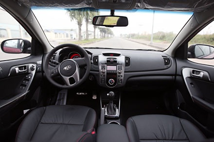 Chiếc Cerato hatchback đầu tiên tại Việt Nam - 12 Chiếc Cerato hatchback đầu tiên tại Việt Nam - 12