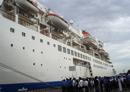 Tàu Thanh niên Đông Nam Á cập cảng Sài Gòn - 11